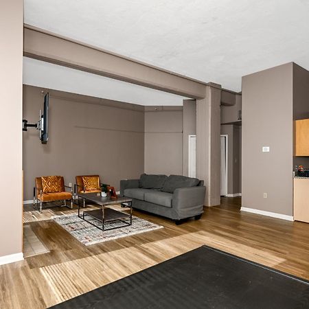 2 Bath Prkg+Gym+Sauna Perk Plaza +30 Day Клівленд Екстер'єр фото