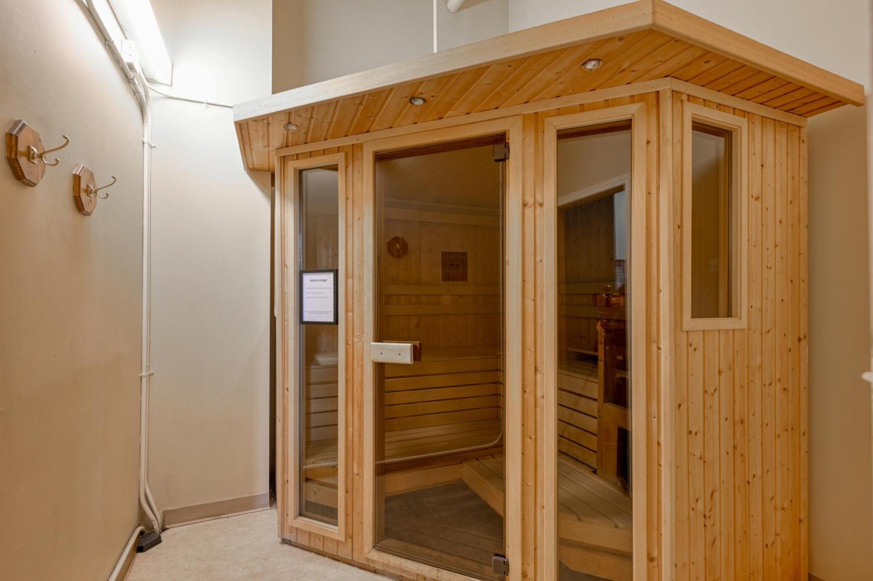 2 Bath Prkg+Gym+Sauna Perk Plaza +30 Day Клівленд Екстер'єр фото