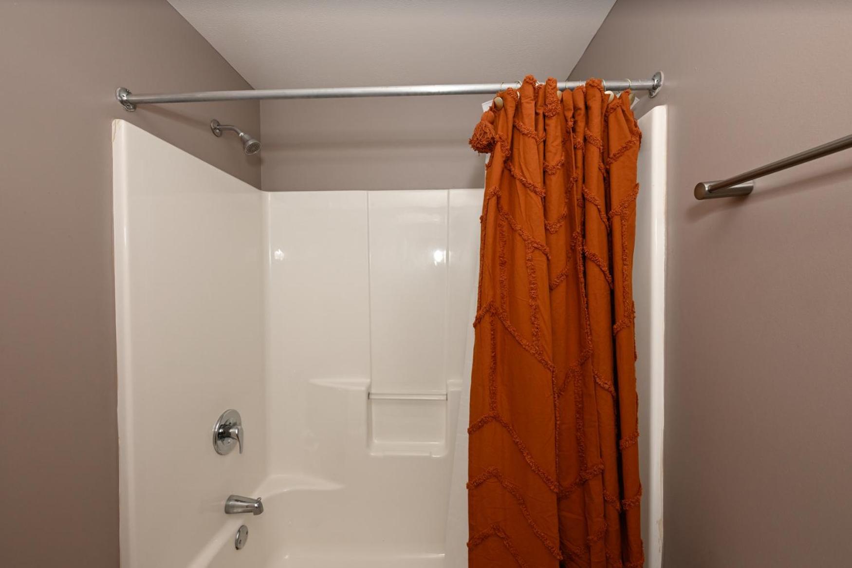 2 Bath Prkg+Gym+Sauna Perk Plaza +30 Day Клівленд Екстер'єр фото