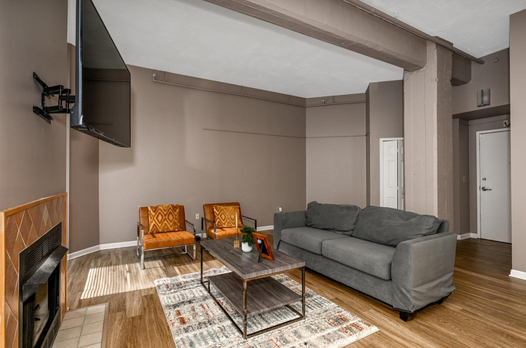 2 Bath Prkg+Gym+Sauna Perk Plaza +30 Day Клівленд Екстер'єр фото
