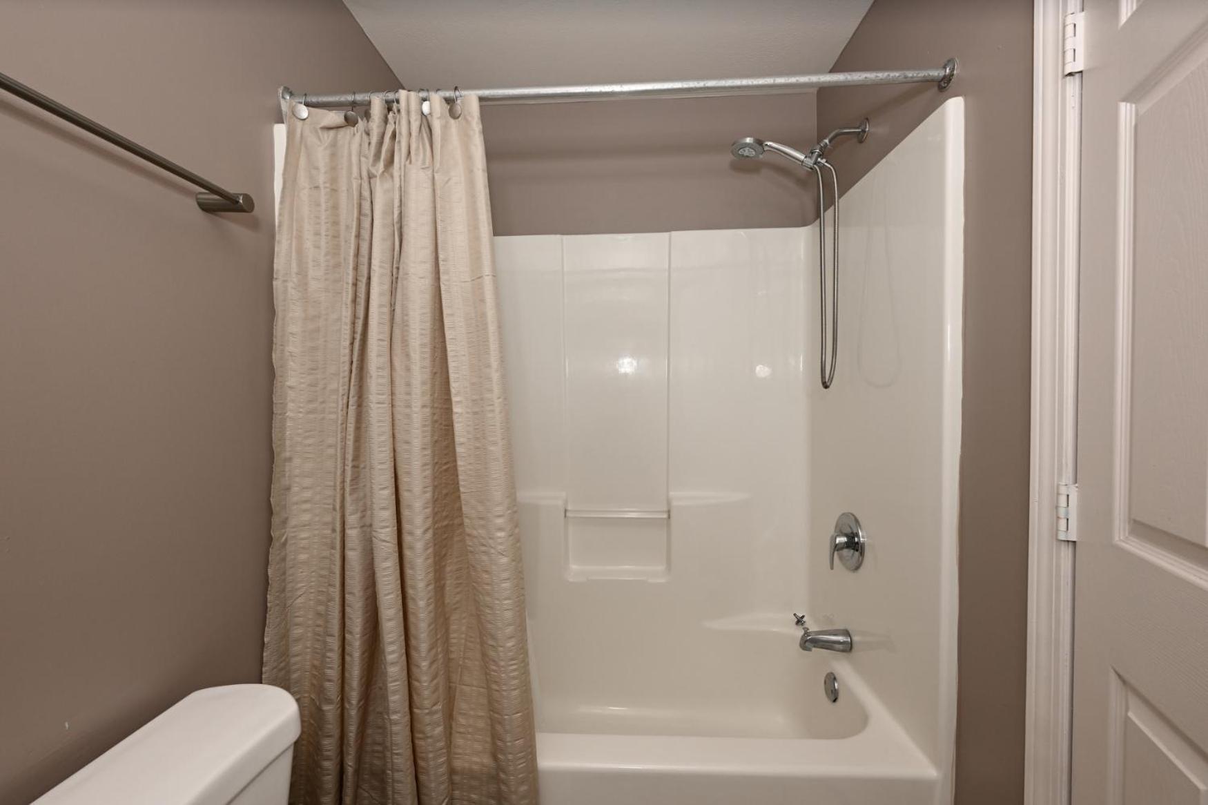 2 Bath Prkg+Gym+Sauna Perk Plaza +30 Day Клівленд Екстер'єр фото