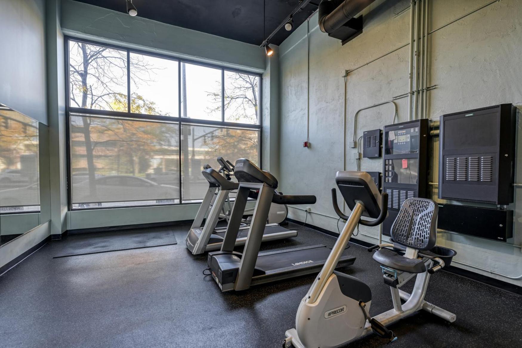 2 Bath Prkg+Gym+Sauna Perk Plaza +30 Day Клівленд Екстер'єр фото